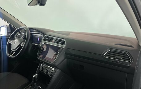 Volkswagen Tiguan II, 2018 год, 2 599 000 рублей, 11 фотография