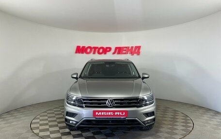 Volkswagen Tiguan II, 2018 год, 2 599 000 рублей, 2 фотография