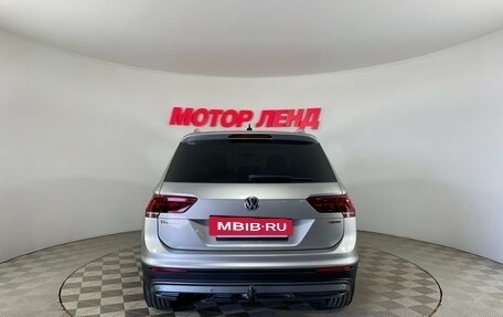 Volkswagen Tiguan II, 2018 год, 2 599 000 рублей, 5 фотография