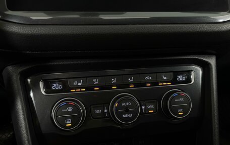 Volkswagen Tiguan II, 2018 год, 2 599 000 рублей, 21 фотография