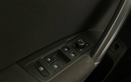 Volkswagen Tiguan II, 2018 год, 2 599 000 рублей, 28 фотография