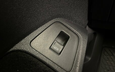 Volkswagen Tiguan II, 2018 год, 2 599 000 рублей, 29 фотография