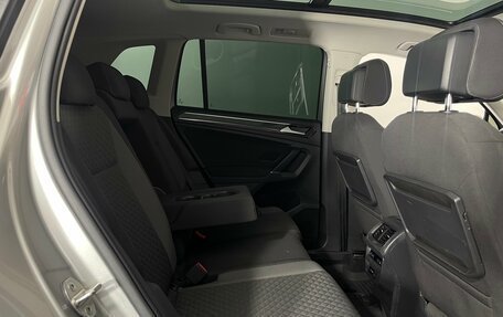 Volkswagen Tiguan II, 2018 год, 2 599 000 рублей, 38 фотография