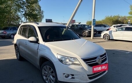 Volkswagen Tiguan I, 2011 год, 850 000 рублей, 2 фотография