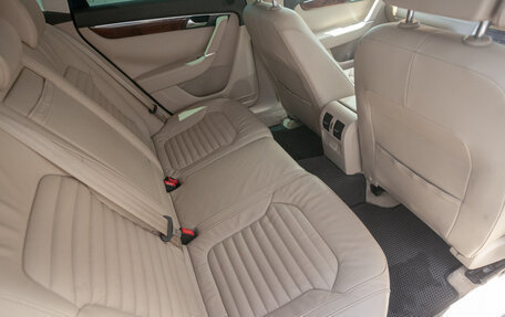 Volkswagen Passat B7, 2011 год, 998 000 рублей, 14 фотография