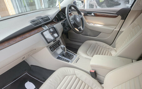 Volkswagen Passat B7, 2011 год, 998 000 рублей, 18 фотография