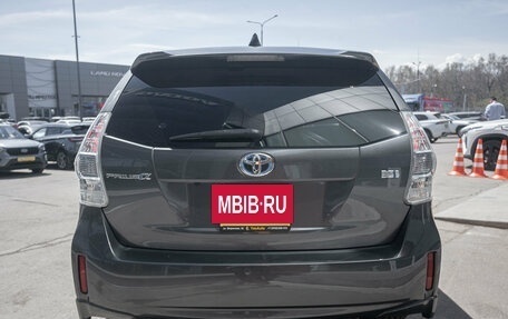 Toyota Prius Alpha I (ZVW40/41), 2013 год, 1 298 000 рублей, 6 фотография