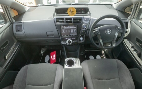 Toyota Prius Alpha I (ZVW40/41), 2013 год, 1 298 000 рублей, 17 фотография