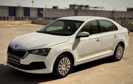 Skoda Rapid II, 2021 год, 820 000 рублей, 2 фотография