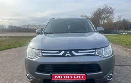 Mitsubishi Outlander III рестайлинг 3, 2012 год, 1 320 000 рублей, 1 фотография