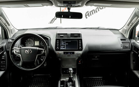 Toyota Land Cruiser Prado 150 рестайлинг 2, 2021 год, 5 600 000 рублей, 10 фотография