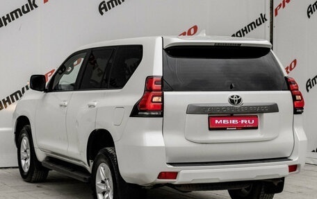 Toyota Land Cruiser Prado 150 рестайлинг 2, 2021 год, 5 600 000 рублей, 4 фотография