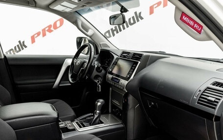 Toyota Land Cruiser Prado 150 рестайлинг 2, 2021 год, 5 600 000 рублей, 11 фотография