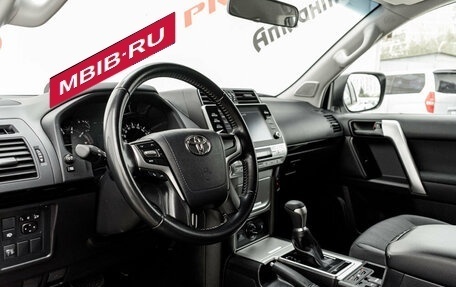Toyota Land Cruiser Prado 150 рестайлинг 2, 2021 год, 5 600 000 рублей, 9 фотография