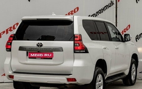 Toyota Land Cruiser Prado 150 рестайлинг 2, 2021 год, 5 600 000 рублей, 6 фотография