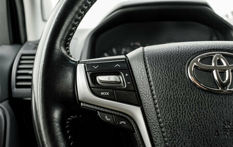 Toyota Land Cruiser Prado 150 рестайлинг 2, 2021 год, 5 600 000 рублей, 13 фотография