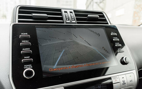 Toyota Land Cruiser Prado 150 рестайлинг 2, 2021 год, 5 600 000 рублей, 17 фотография