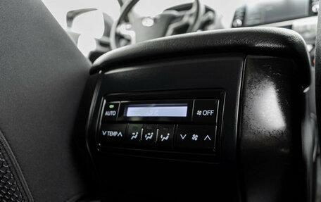 Toyota Land Cruiser Prado 150 рестайлинг 2, 2021 год, 5 600 000 рублей, 26 фотография