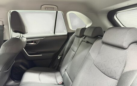 Toyota RAV4, 2020 год, 3 145 000 рублей, 14 фотография