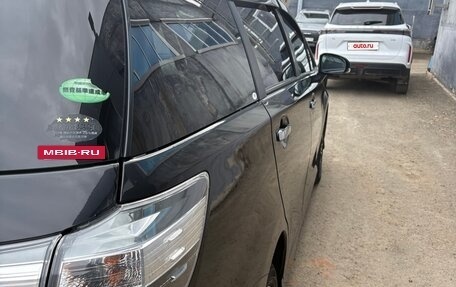 Toyota Wish II, 2012 год, 1 385 000 рублей, 4 фотография