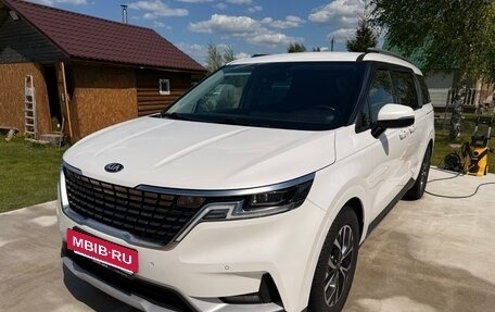 KIA Carnival, 2021 год, 3 900 000 рублей, 2 фотография