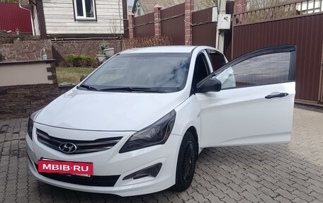 Hyundai Solaris II рестайлинг, 2015 год, 1 150 000 рублей, 2 фотография