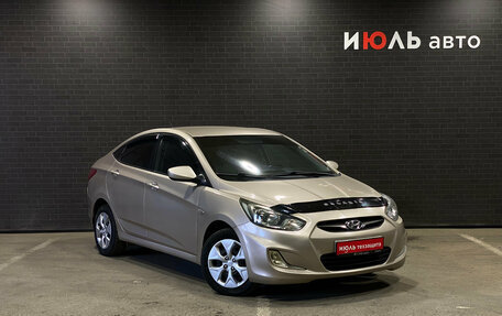 Hyundai Solaris II рестайлинг, 2013 год, 730 000 рублей, 3 фотография