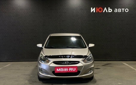 Hyundai Solaris II рестайлинг, 2013 год, 730 000 рублей, 2 фотография