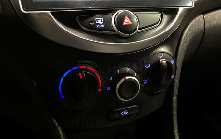 Hyundai Solaris II рестайлинг, 2013 год, 730 000 рублей, 13 фотография