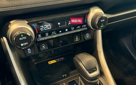 Toyota RAV4, 2024 год, 3 790 000 рублей, 19 фотография