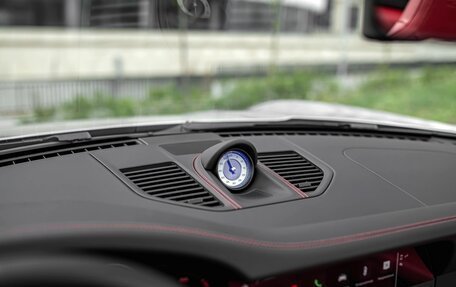 Porsche 911, 2023 год, 27 700 000 рублей, 14 фотография