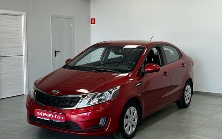KIA Rio III рестайлинг, 2013 год, 750 001 рублей, 1 фотография