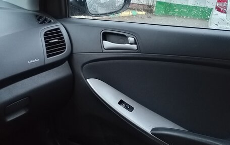 Hyundai Solaris II рестайлинг, 2014 год, 820 000 рублей, 8 фотография
