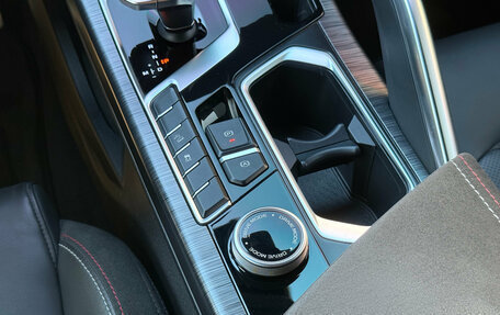 Geely Tugella FY11, 2023 год, 3 000 000 рублей, 36 фотография