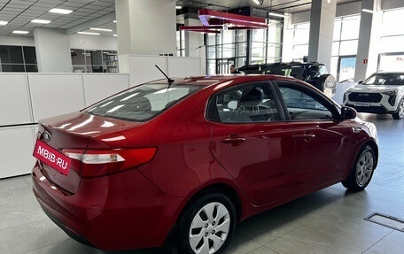 KIA Rio III рестайлинг, 2013 год, 750 001 рублей, 5 фотография