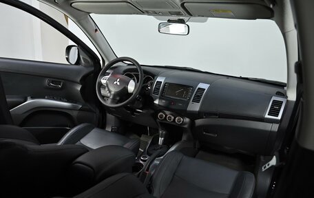 Mitsubishi Outlander III рестайлинг 3, 2010 год, 1 049 000 рублей, 7 фотография