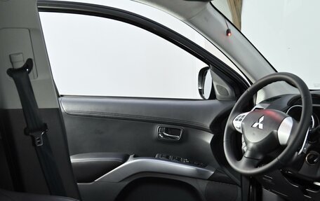 Mitsubishi Outlander III рестайлинг 3, 2010 год, 1 049 000 рублей, 13 фотография