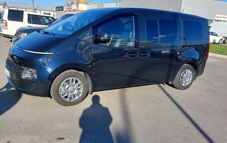 Hyundai Staria, 2022 год, 4 850 000 рублей, 3 фотография