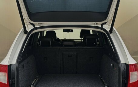 Skoda Superb III рестайлинг, 2012 год, 1 000 000 рублей, 18 фотография