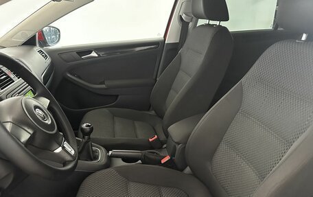 Volkswagen Jetta VI, 2011 год, 950 000 рублей, 21 фотография