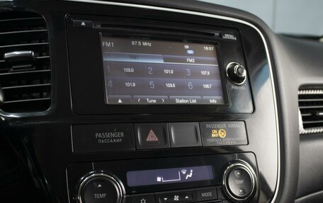 Mitsubishi Outlander III рестайлинг 3, 2014 год, 1 390 000 рублей, 12 фотография