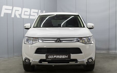 Mitsubishi Outlander III рестайлинг 3, 2014 год, 1 390 000 рублей, 2 фотография