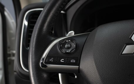 Mitsubishi Outlander III рестайлинг 3, 2014 год, 1 390 000 рублей, 14 фотография