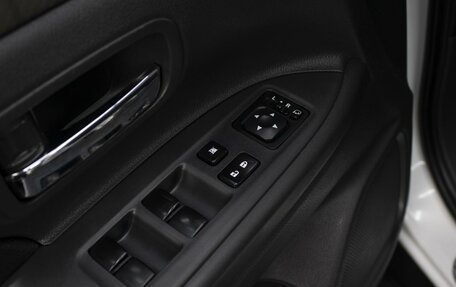 Mitsubishi Outlander III рестайлинг 3, 2014 год, 1 390 000 рублей, 16 фотография