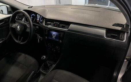 Skoda Rapid I, 2018 год, 1 050 000 рублей, 12 фотография
