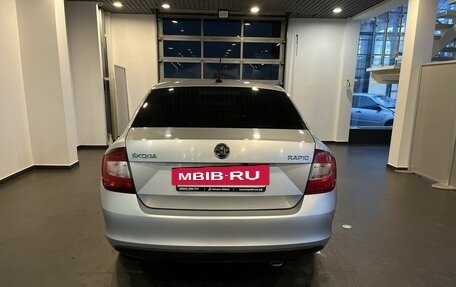 Skoda Rapid I, 2018 год, 1 050 000 рублей, 4 фотография
