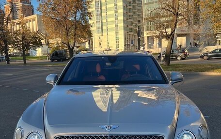 Bentley Bentayga I, 2016 год, 11 800 000 рублей, 1 фотография