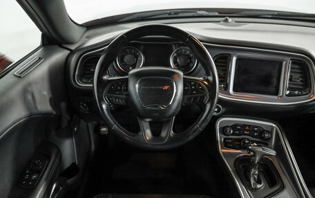 Dodge Challenger III рестайлинг 2, 2019 год, 3 450 000 рублей, 13 фотография