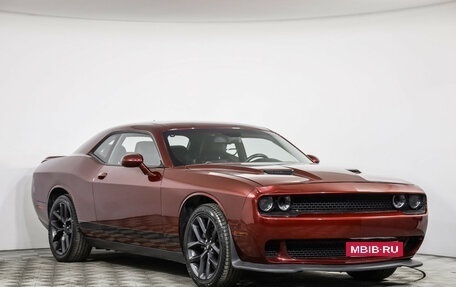 Dodge Challenger III рестайлинг 2, 2019 год, 3 450 000 рублей, 3 фотография