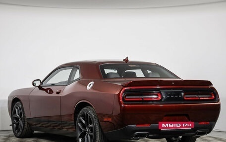 Dodge Challenger III рестайлинг 2, 2019 год, 3 450 000 рублей, 7 фотография